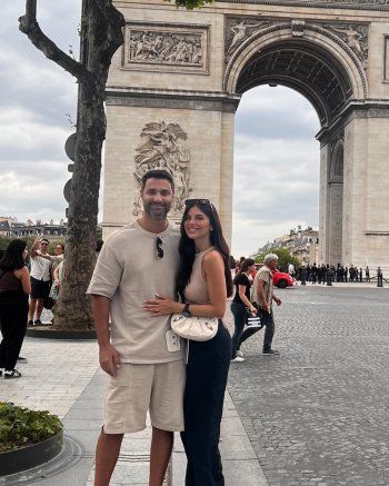 شاهد .. زوجة كريم فهمي تعايده بعيد ميلاده .. وهذا ما استغربه الجمهور