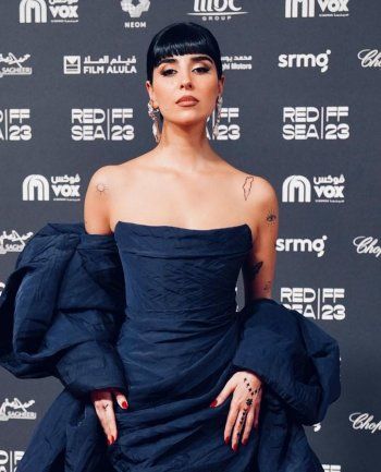 شاهد .. زينة مكي تستعرض وشمها الجديد لخريطة فلسـ طين! - بالصورة