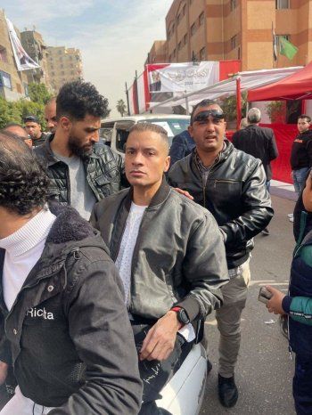 شاهد .. أشرف زكي ويسرا وإدوارد ونبيلة عبيد وغيرهم يشاركون بأول أيام الإنتخابات الرئاسية المصرية