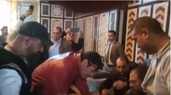 شاهد .. أحمد السقا وباسم سمرة يدليان بصوتيهما في الانتخابات الرئاسية المصرية