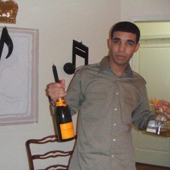 شاهد .. لن تصدقوا كيف كان شكل درايك في بداية مسيرته الفنية..وهذا ما قاله الجمهور