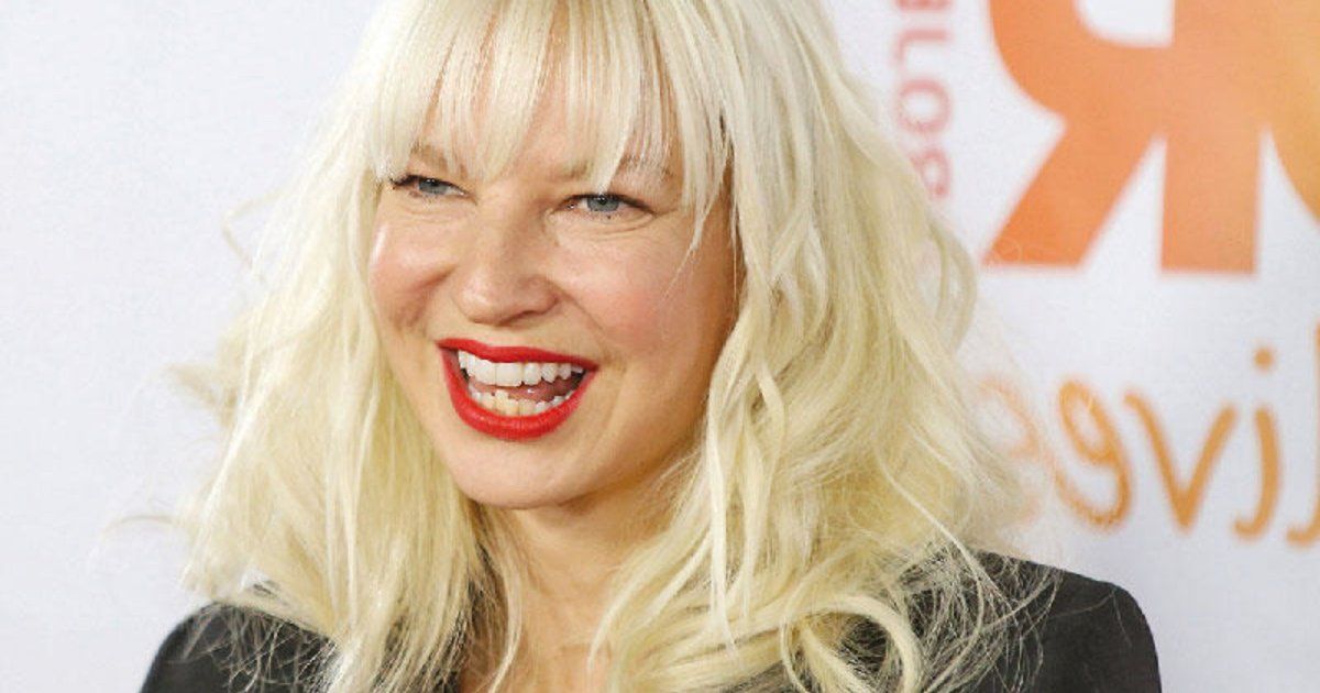 شاهد .. سيا تخضع لعملية شفط الدهون للمرة الثانية ولهذا السبب