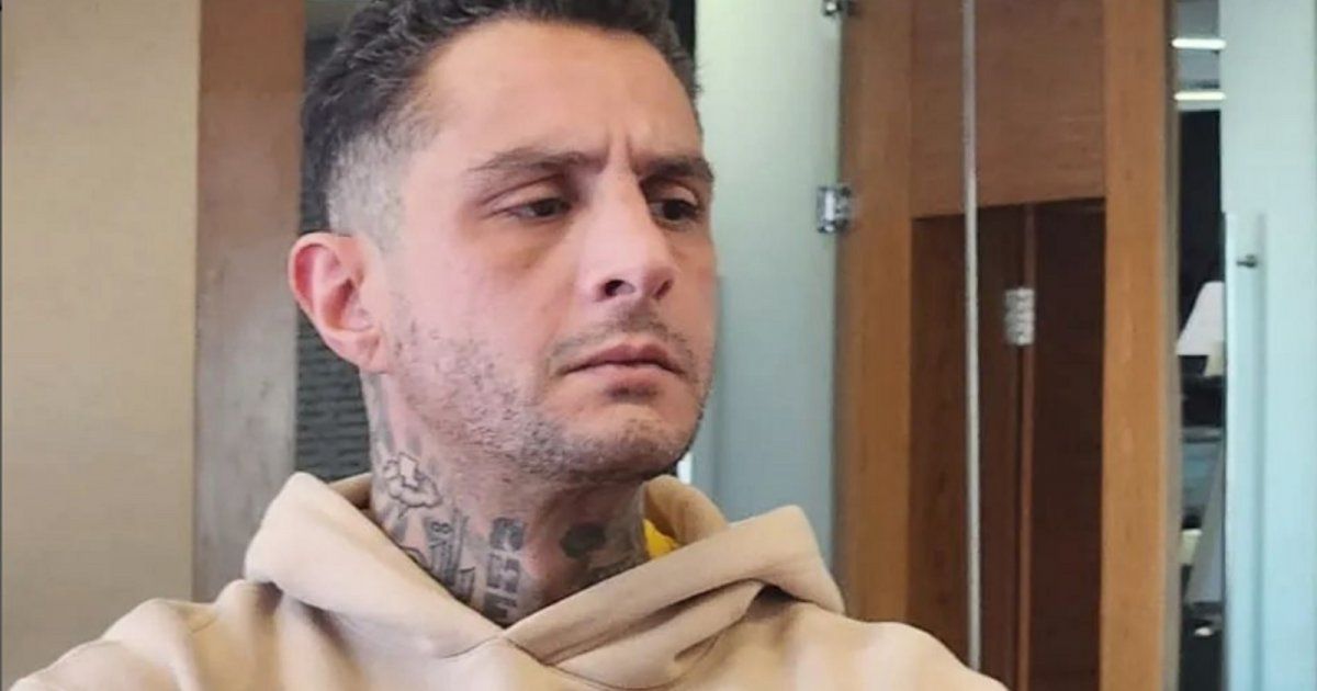 شاهد .. بأجواء ميلادية..أحمد الفيشاوي يحتفل إلى جانب شجرة الميلاد