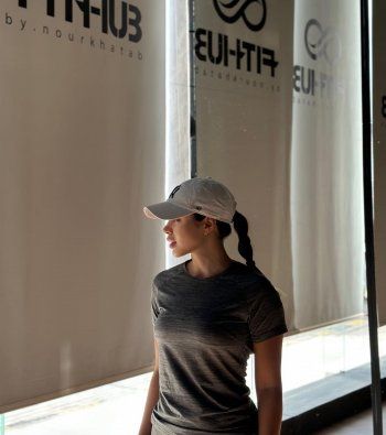 شاهد .. من داجل الجيم..يارا السكري تستعرض رشاقتها وأنوثتها بلوك رياضي رائع