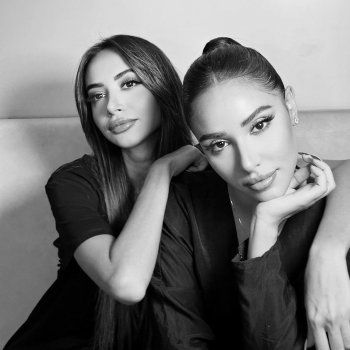 شاهد .. بأنوثة وجمال..آية سماحة تتألق مع أختها منة بإطلالة رائعة وهذا ما قالته عنها