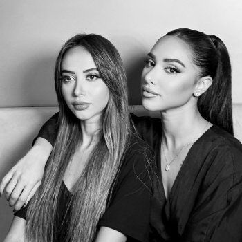 شاهد .. بأنوثة وجمال..آية سماحة تتألق مع أختها منة بإطلالة رائعة وهذا ما قالته عنها