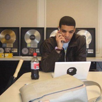 شاهد .. لن تصدقوا كيف كان شكل درايك في بداية مسيرته الفنية..وهذا ما قاله الجمهور