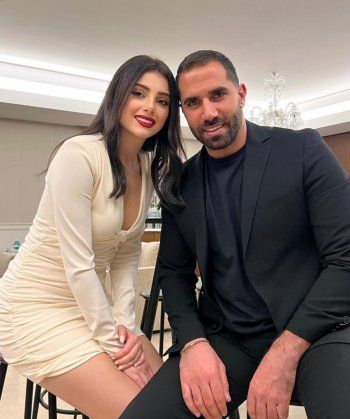 شاهد .. تفصيل غريب في صورة ماريتا الحلاني وزوجها الأخيرة.. وتساؤلات من قبل الجمهور!