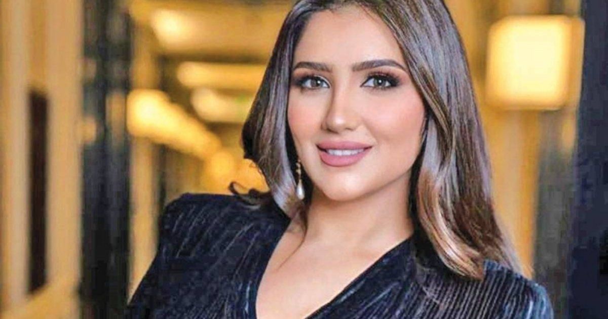 شاهد .. مي عمر بإطلالة مبهرة.. وهكذا بدت بالأبيض والأسود