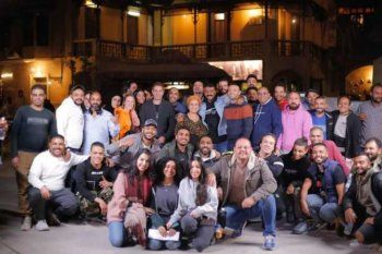 شاهد .. بالصور- أسرة مسلسل "حق عرب" تحتفل بعيد ميلاد أحمد العوضي