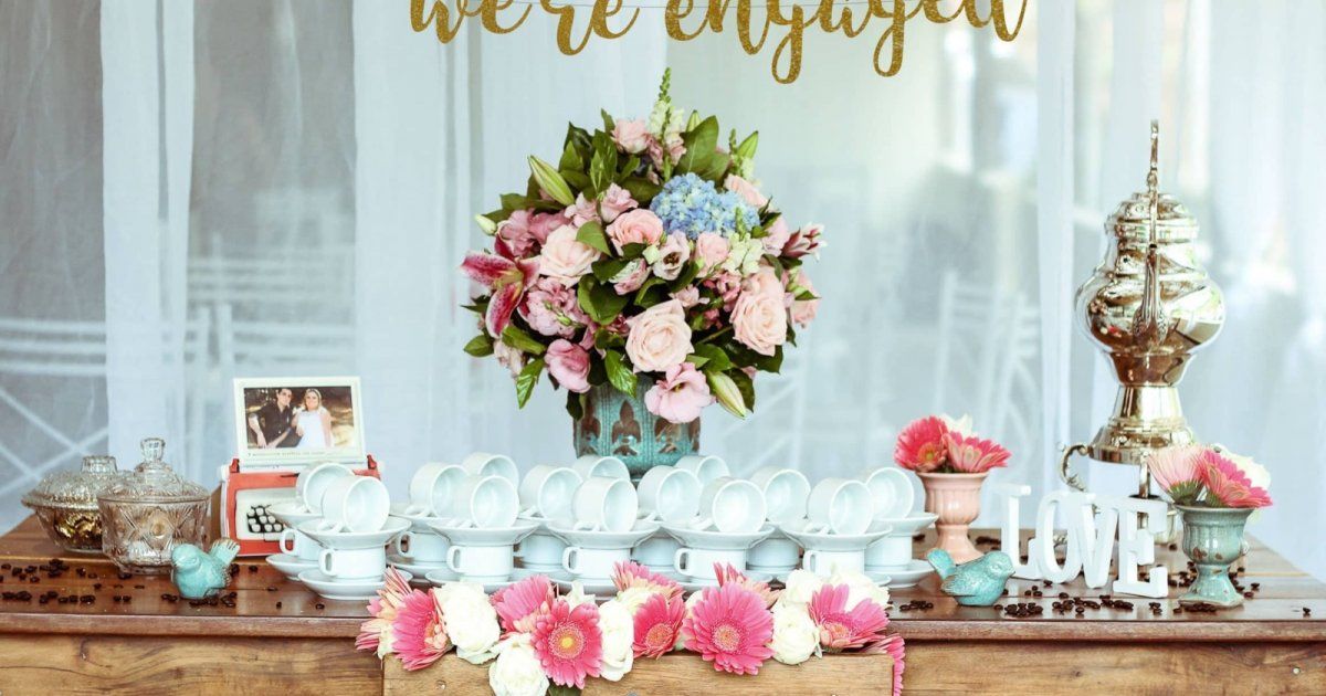 شاهد .. إعلامية شهيرة تعلن خطوبتها.. وحفل رائع يشبه قصص "ألف ليلة وليلة"