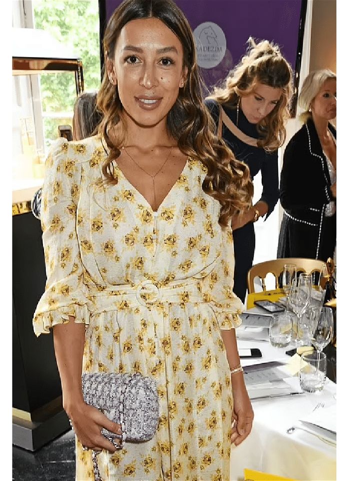 توم كروز يعيش قصة حب مع عارضة أزياء روسية.. «أصغر منه بحوالي 25 سنة»