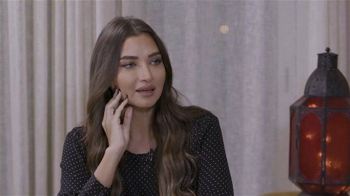 خطوبة هبة حيدري.. طائرة خاصة وقلعة من القرن الـ 16 بإيطاليا | فيديو