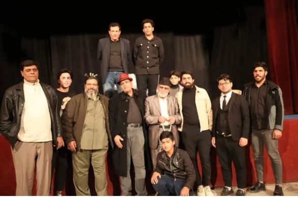 اللي عايز يمثل: فرقة ضوء العراق للفنون المسرحية فتحت أبوابها للموهوبين