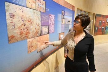 شاهد .. بالصور- شمس الكويتية ترقص على الأنغام البدوية في الفيوم