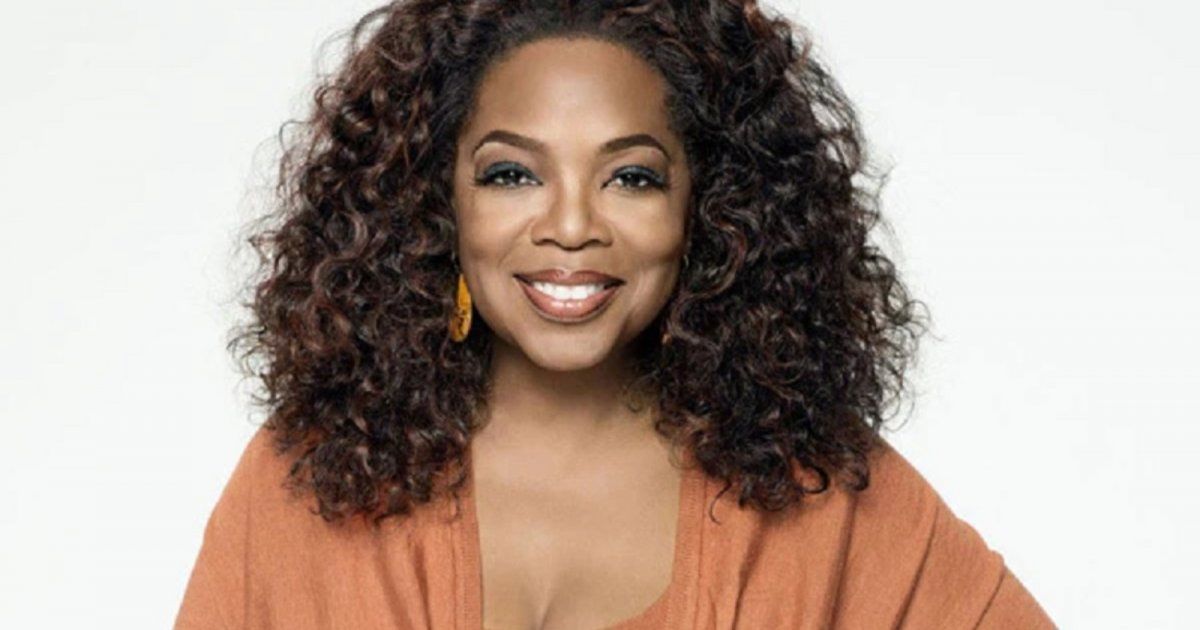 شاهد .. أوبرا وينفري تحظى بلوحة إلى جانب أهم المشاهير في المعرض الوطني الأميركي-بالصورة