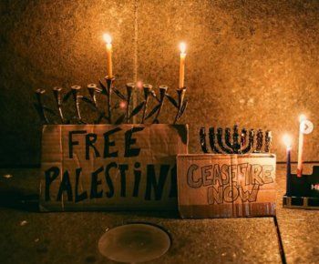 شاهد .. آريانا غراندي تظهر تضامنها مع الشعب الفلسـ طيني بهذه الطريقة!