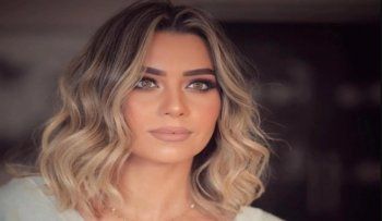 شاهد .. ممثلة مصرية تفجع بوفاة والدتها