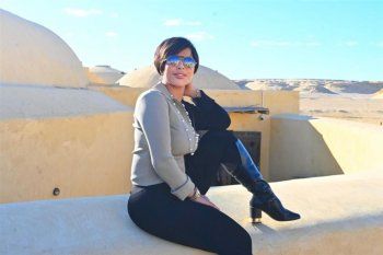 شاهد .. بالصور- شمس الكويتية ترقص على الأنغام البدوية في الفيوم