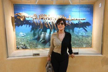 شاهد .. بالصور- شمس الكويتية ترقص على الأنغام البدوية في الفيوم