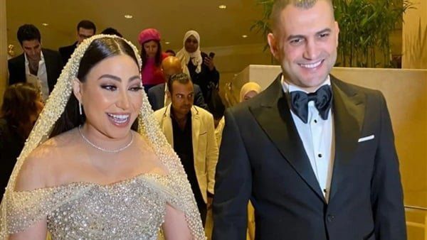 خناقة بوسي وطليقها هشام ربيع في التجمع.. قرار عاجل من النيابة