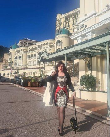 شاهد .. إلهام شاهين مكرمة بمهرجان الأمل السينمائي وتستجم أمام البحر في موناكو-بالصور والفيديو