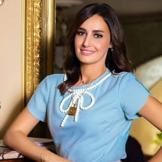 طارق الشناوي يصف حلا شيحة بالمترددة زي المجتمع تمام