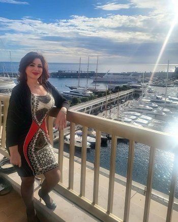 شاهد .. إلهام شاهين مكرمة بمهرجان الأمل السينمائي وتستجم أمام البحر في موناكو-بالصور والفيديو