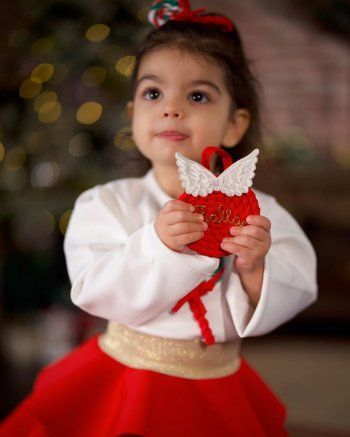 شاهد .. إبنة طوني عيسى حديث الجمهور بخفة دمها.. وهكذا تحتفل بعيد الميلاد المجيد