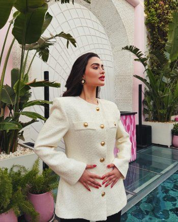 شاهد .. بالأبيض الأنيق..روان بن حسين تستعرض أنوثتها وجمالها بإطلالة رائعة