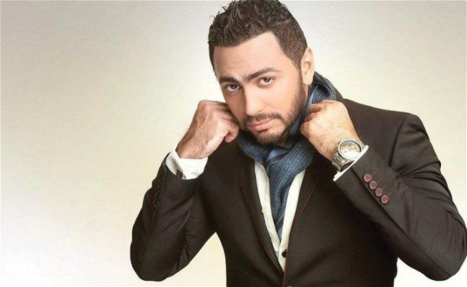 تامر حسني يرد على رفض كاملة أبو ذكري العمل معه.. ماهى الحقيقة؟