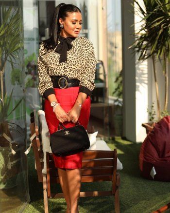 شاهد .. تحت عنوان الاناقة والجمال..رانيا يوسف تتألق بلوك رائع