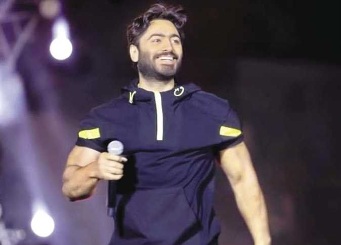 تامر حسني يرد على رفض كاملة أبو ذكري العمل معه.. ماهى الحقيقة؟