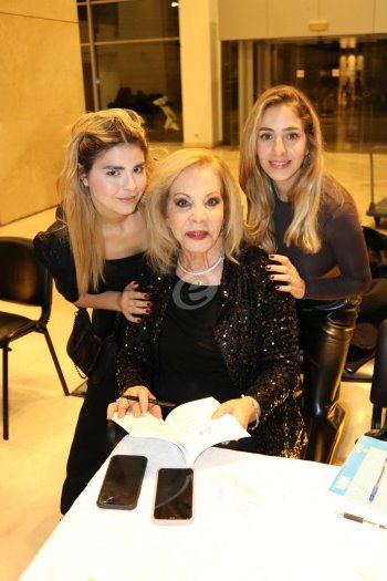 شاهد .. خاص - " أمواج صاخبة " في حياة ماري تريز فرّا .. " أنا غريبة في أرضي "