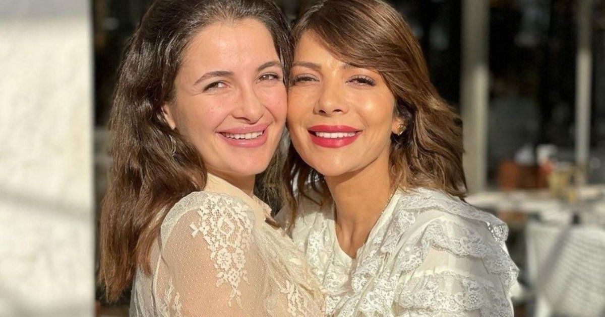 شاهد .. شام الذهبي تستعرض حملها باللونين الأزرق والزهري.. فما هو جنس جنينها؟