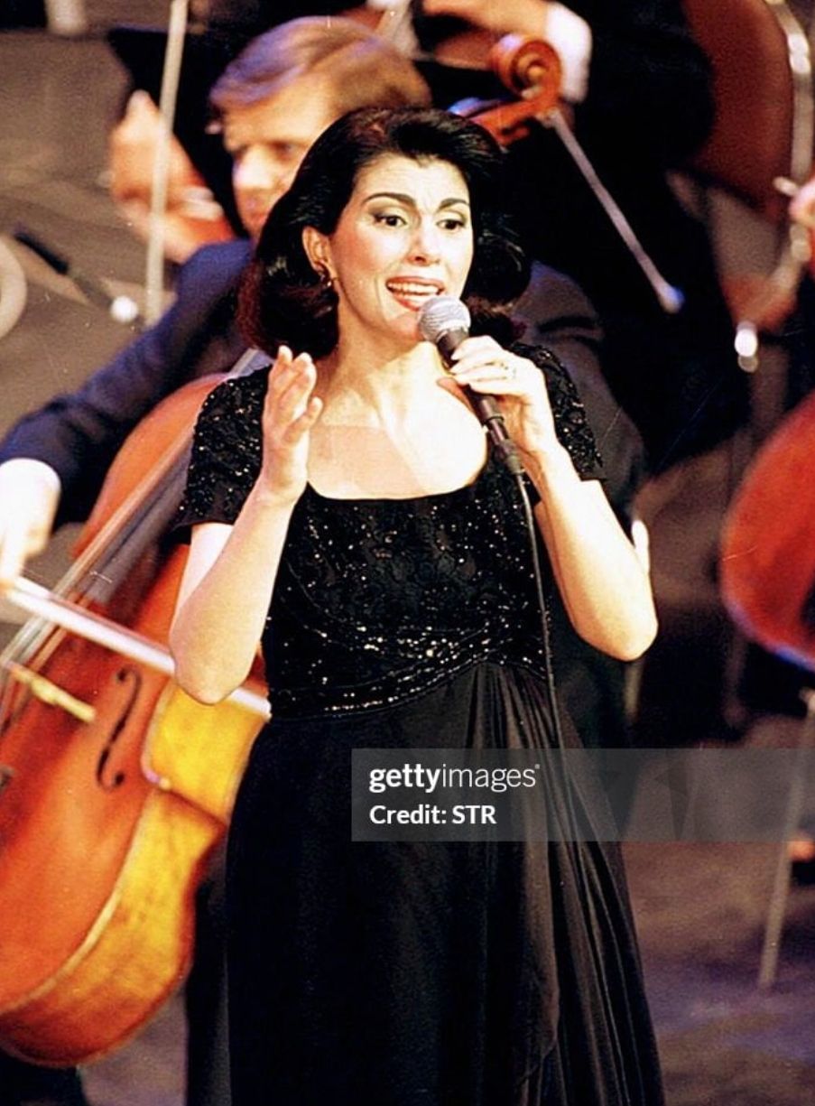 لعشاق ماجدة الرومي عشرين صورة على مدي الزمن