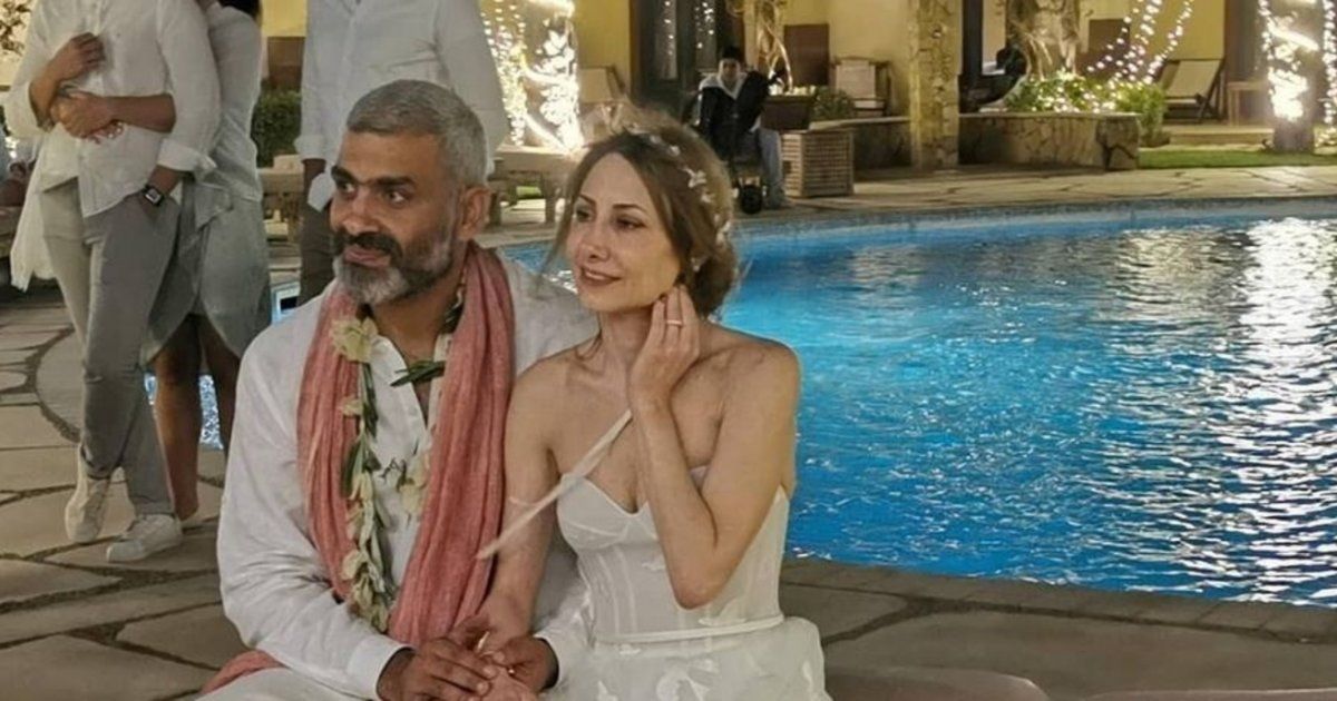 شاهد .. هاني عادل يتحدث عن قصة حبه ولقائه بزوجته ديامان بو عبود