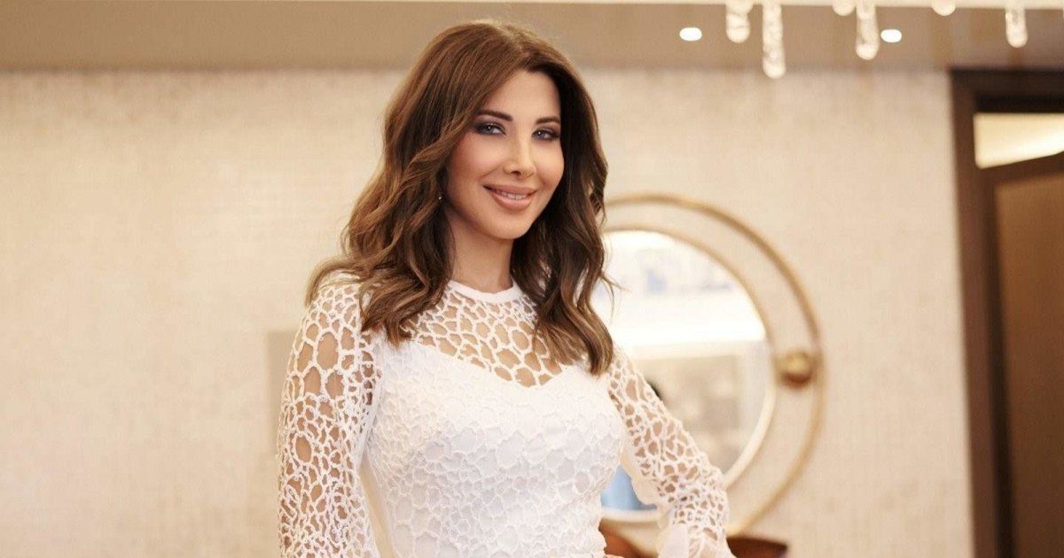 شاهد .. موقف غير متوقع على المسرح يخيف نانسي عجرم وهذه ردة فعلها