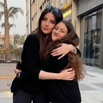 شاهد .. إبنة رضوى الشربيني كبرت وأصبحت شابة.. هل تشبه والدتها؟