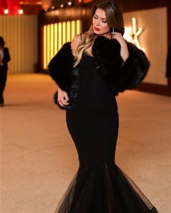 شاهد .. نجلاء بدر بإطلالة شديدة الأناقة في الجونة .. وهذا التعديل الذي أجرته على الفستان