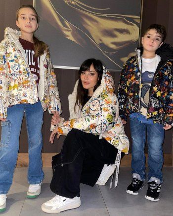 شاهد .. نادين نسيب نجيم بملابس متطابقة مع ولديها هيفين وجيوفاني-بالصور