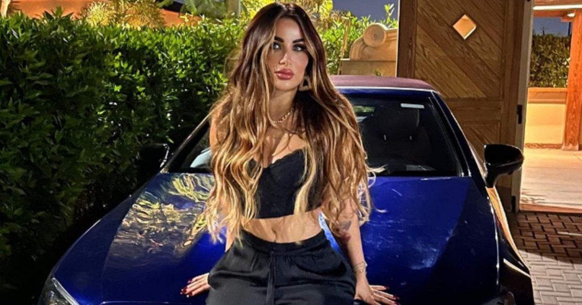 شاهد .. بالصور- بأجواء رومنسية مليئة بالحب..ندى الكامل في احضان زوجها أحمد خالد