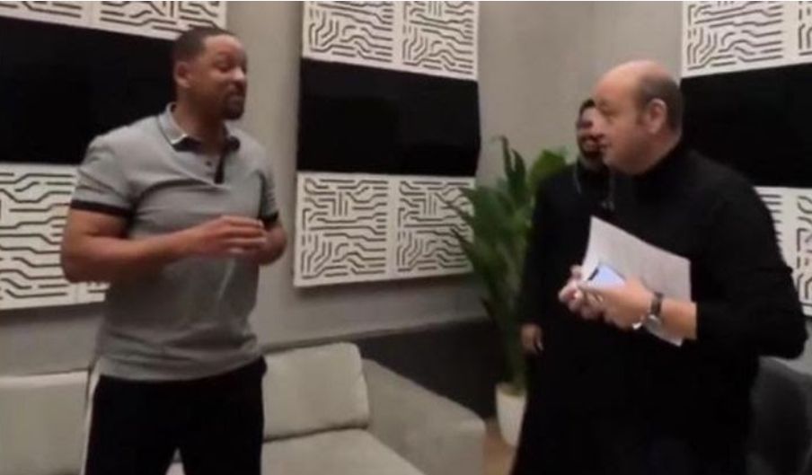 ويل سميث مع عمرو أديب في برنامج بودكاست الجديد