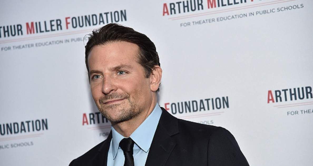 شاهد .. بالصور- برادلي كوبر يقضي وقتاً ممتعاً بصحبة ابنته في نيويورك