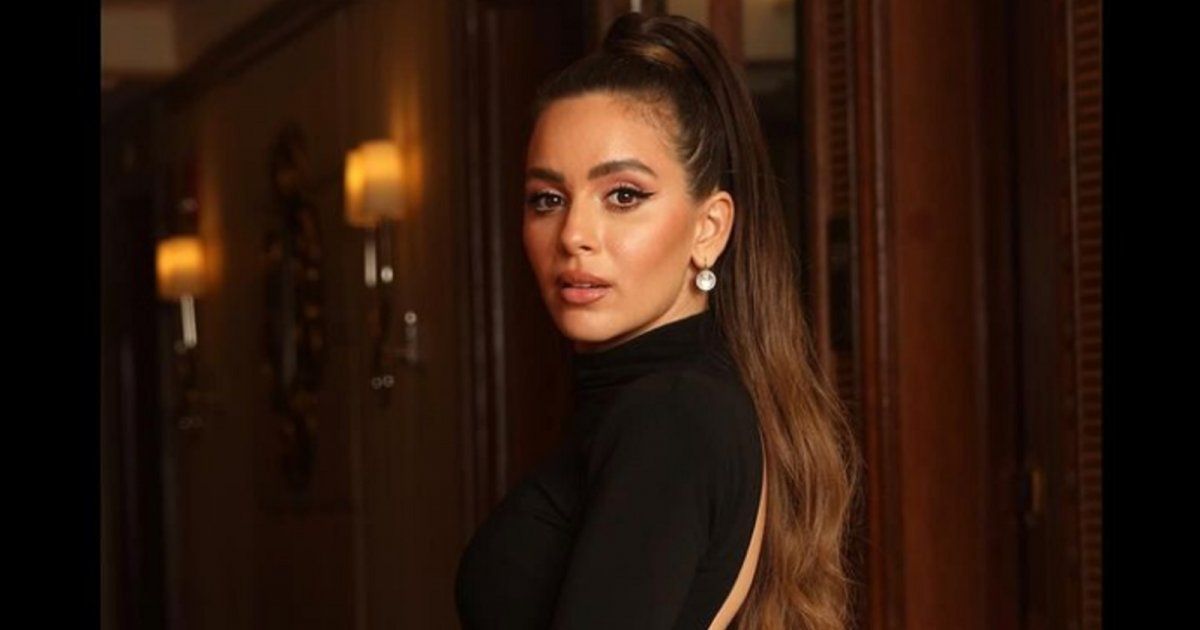 شاهد .. بالصور- تحت عنون الجمال والأنوثة..جميلة عوض تبهر الجمهور بفستان مزين بالكريستال