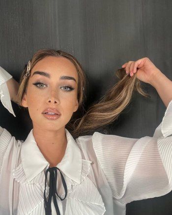 شاهد .. بلوك شعر جديد..هنا الزاهد تفاجئ الجمهور وتتألق بجمالها