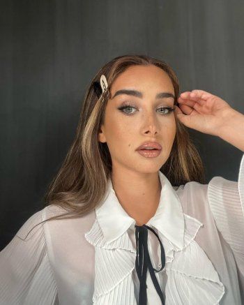 شاهد .. بلوك شعر جديد..هنا الزاهد تفاجئ الجمهور وتتألق بجمالها