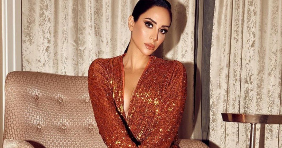 شاهد .. بالصور- بالأسود والأبيض..بسنت شوقي تتألأق بفستان بغاية الأناقة