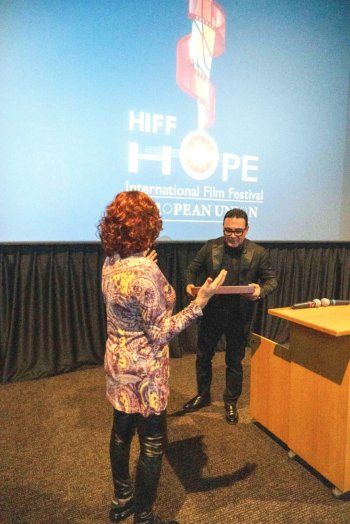 شاهد .. تكريم نبيلة عبيد في مهرجان الأمل السينمائي 3