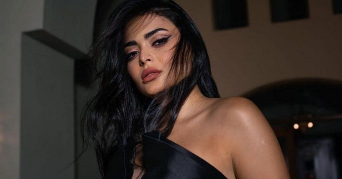 شاهد .. خلال العرض الأول لـ "آل شنب"..أسماء جلال تتألق بفستان سواري بغاية الاناقة